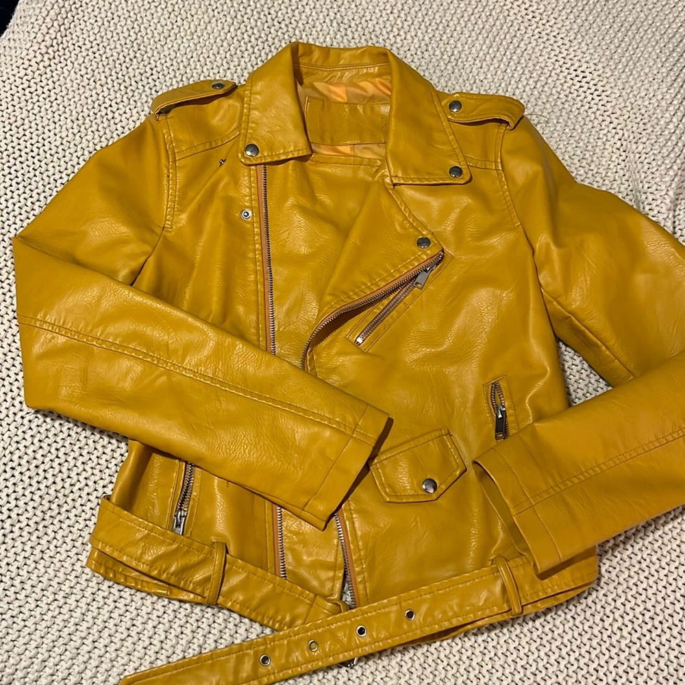 Mustard colored leather jacket💛
